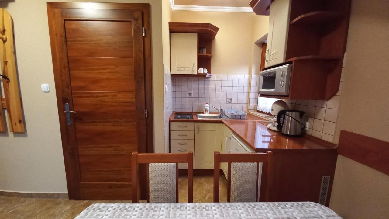 Nefelejcs Fagyizo Es Apartmanhaz Kistolmacs Bagian luar foto