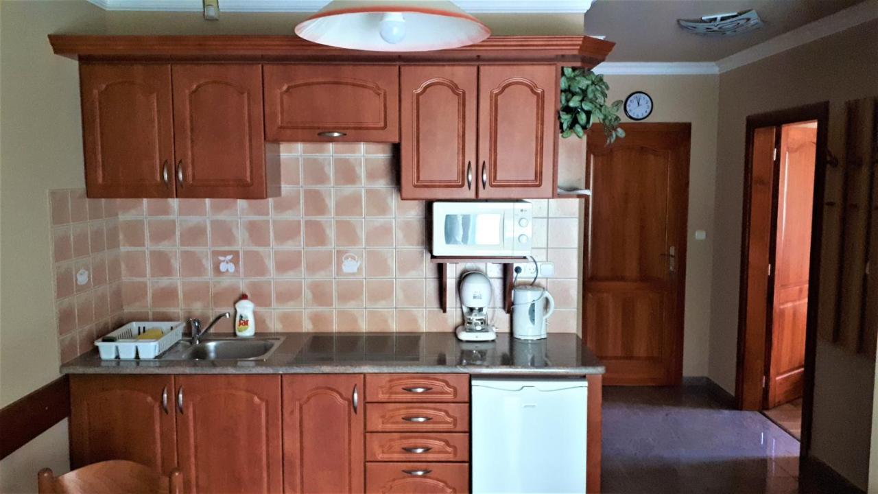 Nefelejcs Fagyizo Es Apartmanhaz Kistolmacs Bagian luar foto